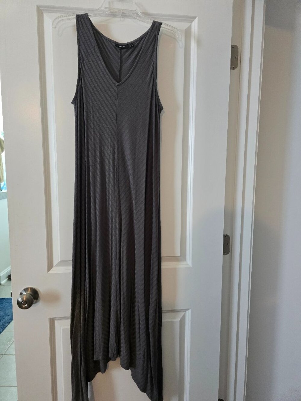 Lady's casual sleeveless maxi grey dress